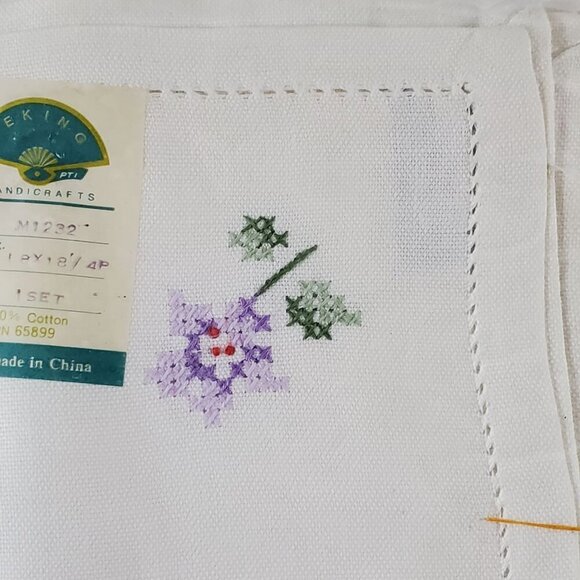 VTG Peking Handcrafts 18" Cotton Napkins Set Of 4 With Embroidery 100% Cotton - Picture 4 of 10